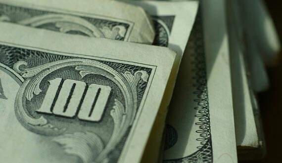 Dólar tem dia volátil após forte alta da véspera e fecha em R$ 5,33