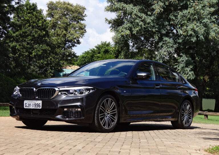 Nova geração do BMW Série 5 aposta na condução 
