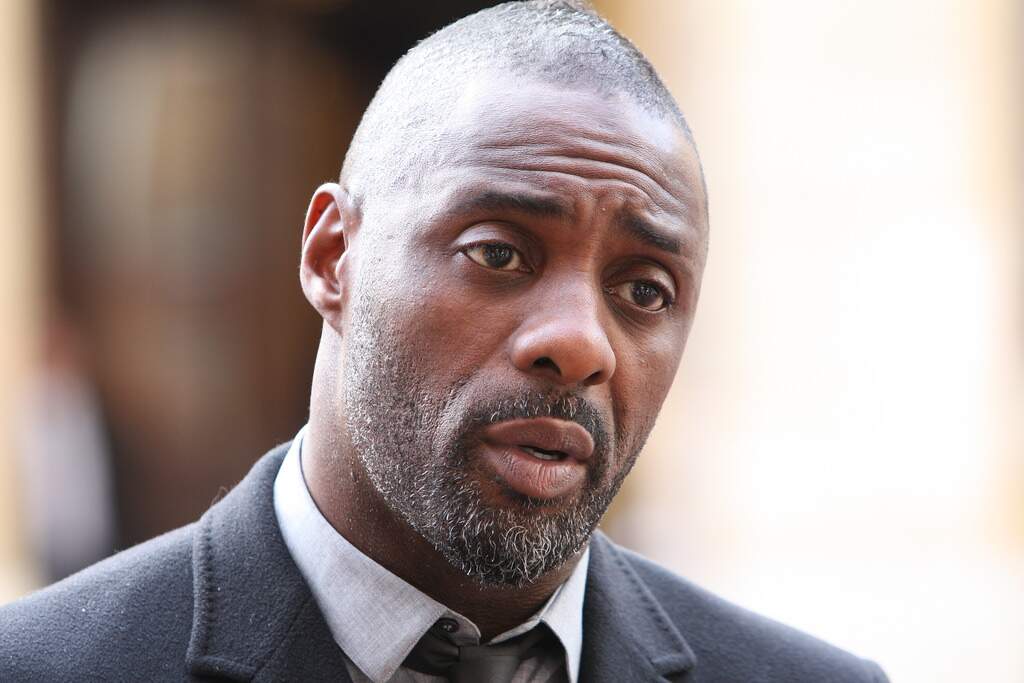 Idris Elba desiste de interpretar James Bond, segundo jornal