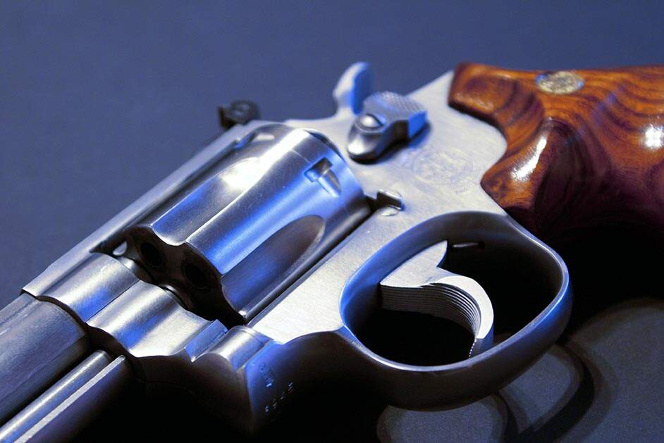 Senado aprova projeto que proíbe acesso a armas de fogo a agressor de mulher