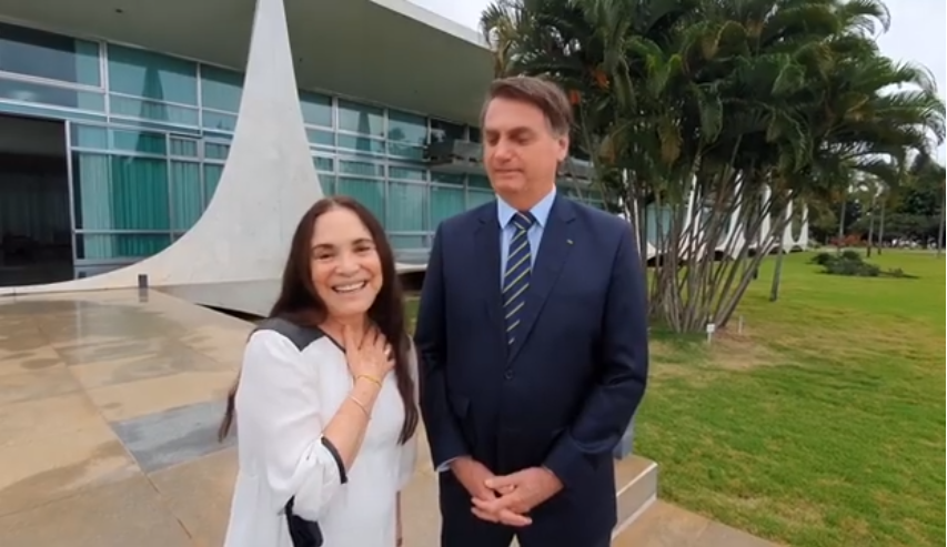 Bolsonaro anuncia saída de Regina Duarte da secretaria da Cultura