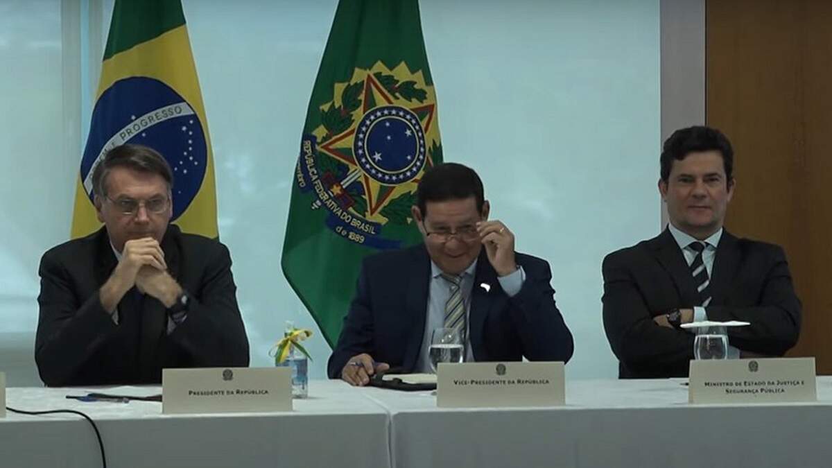Oposição pede inquérito contra ministros de Bolsonaro na PGR e no Supremo