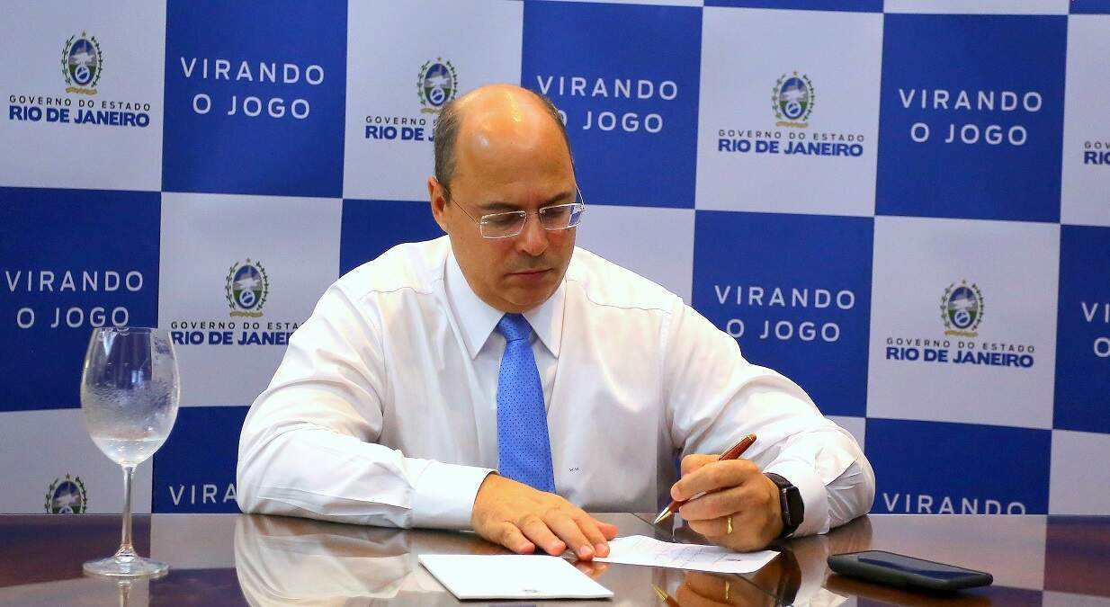 Witzel anuncia volta 'quase total' da economia do Rio em outubro