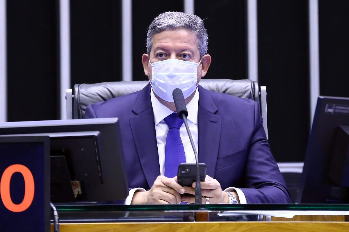 Lira diz ao STF que ação contra 'fundão' de até R$ 5,7 bi 'criminaliza política'