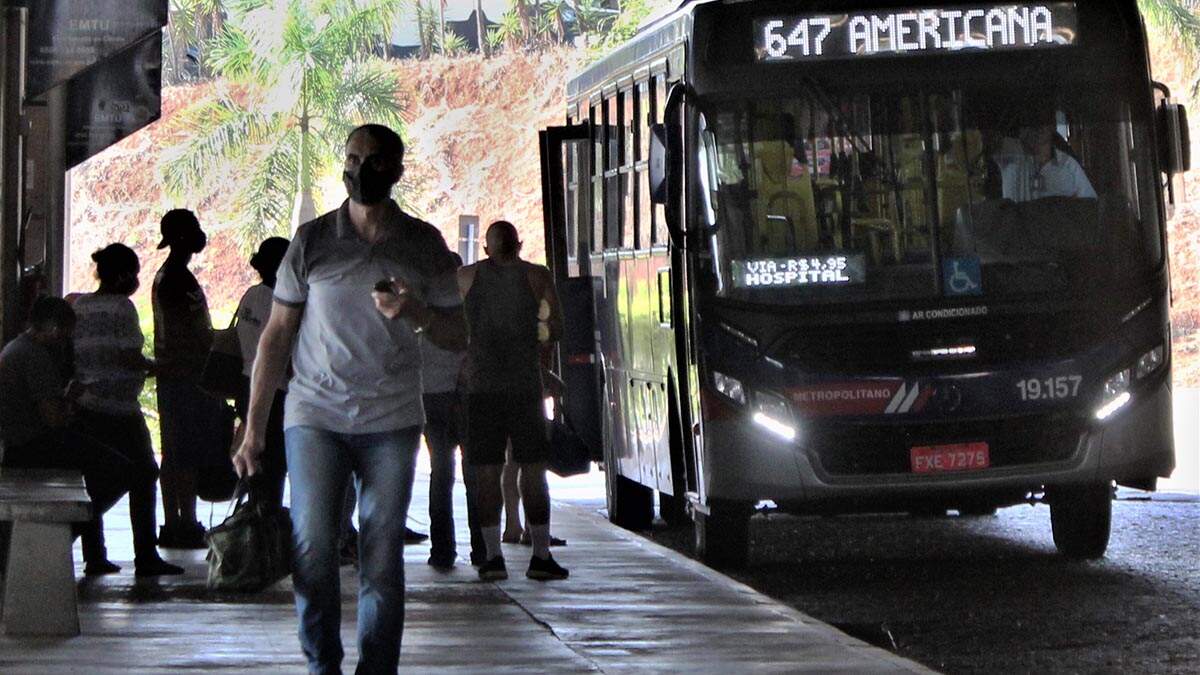 Moradoras de Nova Odessa reclamam da redução do número de ônibus