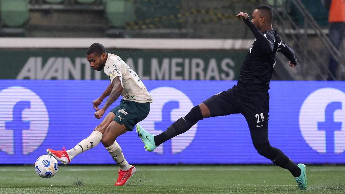 Palmeiras sai na frente, mas cede empate ao Bragantino no Brasileirão