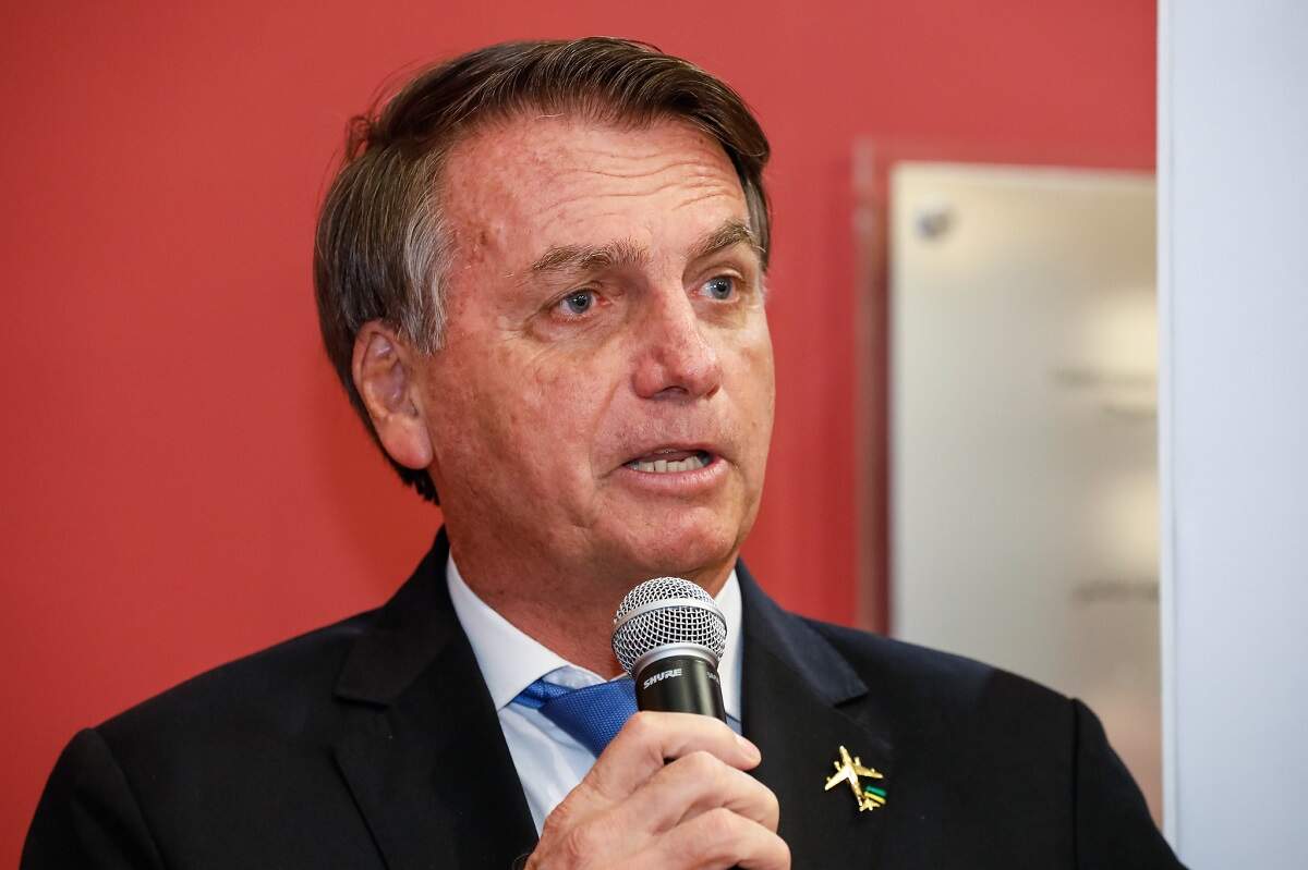 Petrolíferas do mundo todo tiveram de diminuir margem de lucro, diz Bolsonaro