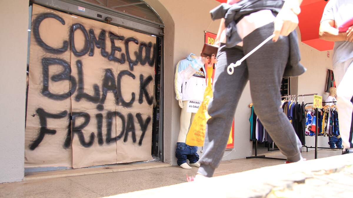 Perto da Black Friday, comerciantes mostram otimismo para atrair clientes