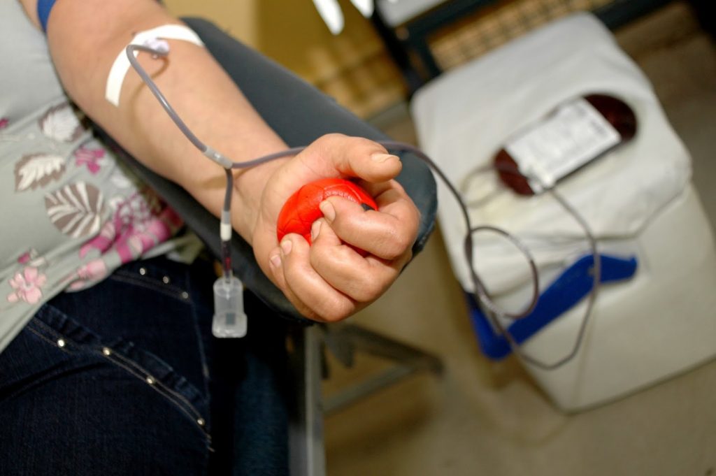 Alteração em lei isenta doadores de sangue de taxa de inscrição em concursos públicos