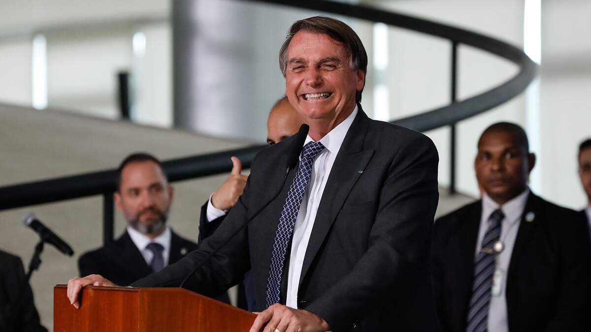 Bolsonaro faz aceno a evangélicos e diz que jogos de azar 'não são bem-vindos'