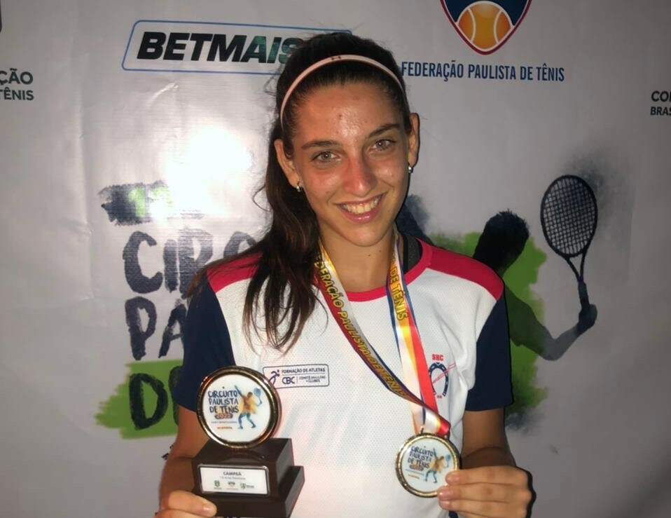 Manuela é campeã de torneio válido pela Confederação Brasileira de Tênis