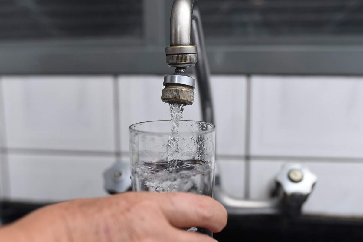 Testes apontam água da torneira contaminada em quatro cidades da RPT