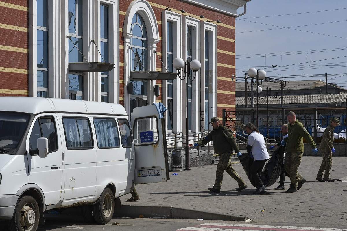 Ataque a estação de trem deixa ao menos 39 mortos no leste da Ucrânia, diz Kiev