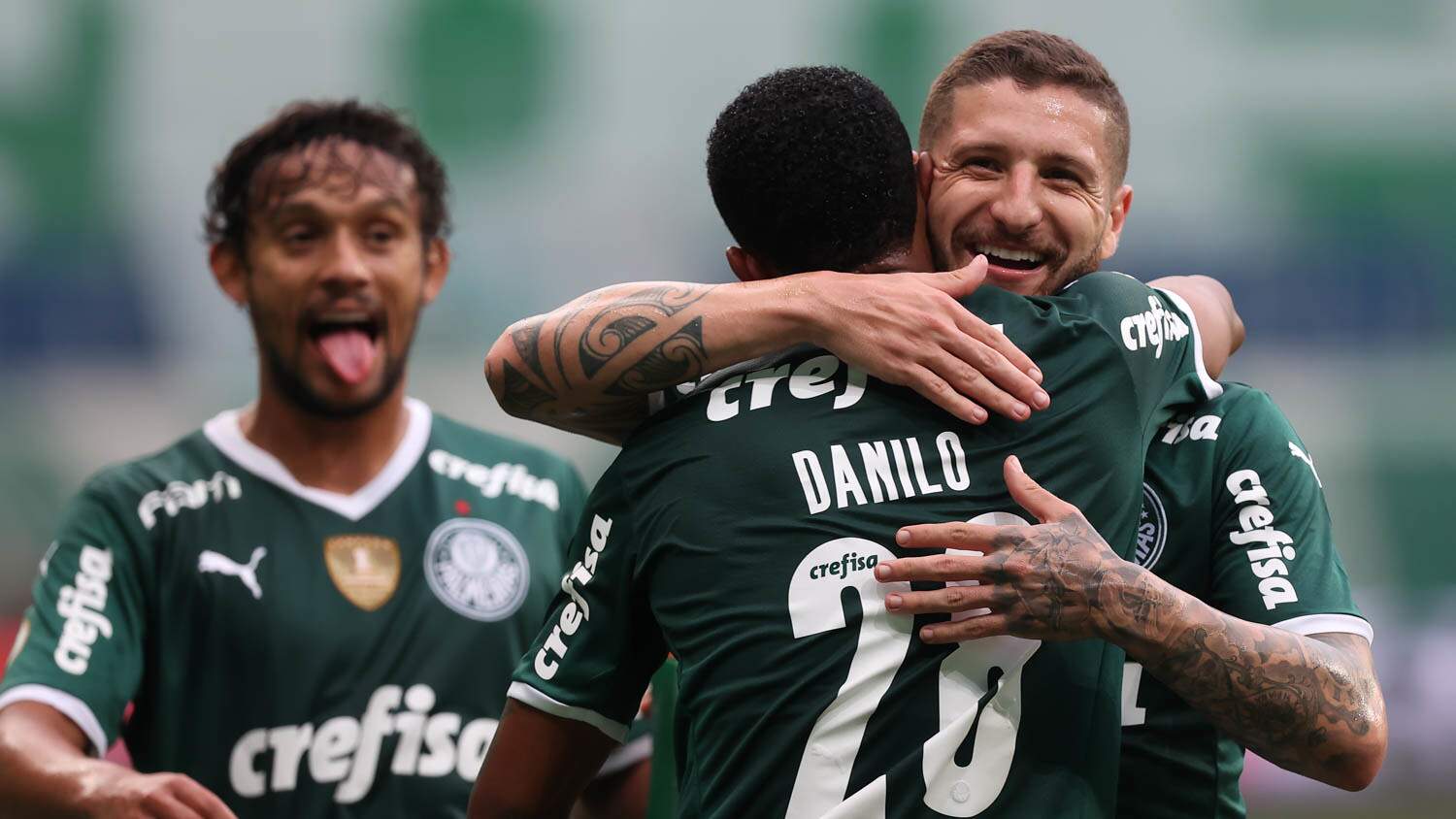 Palmeiras derrota o Red Bull Bragantino e volta a vencer no Brasileirão