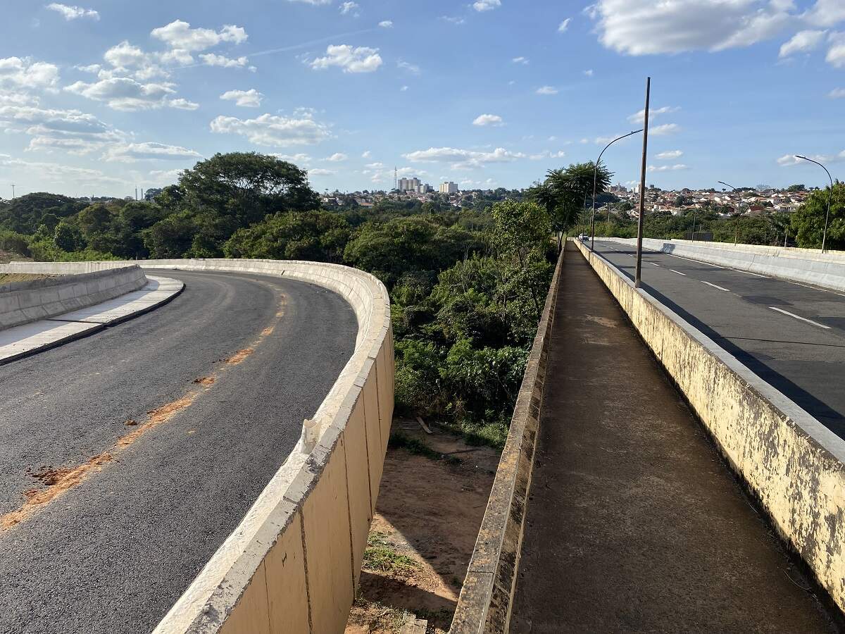 Nova alça do Viaduto João Romano tem pavimentação concluída