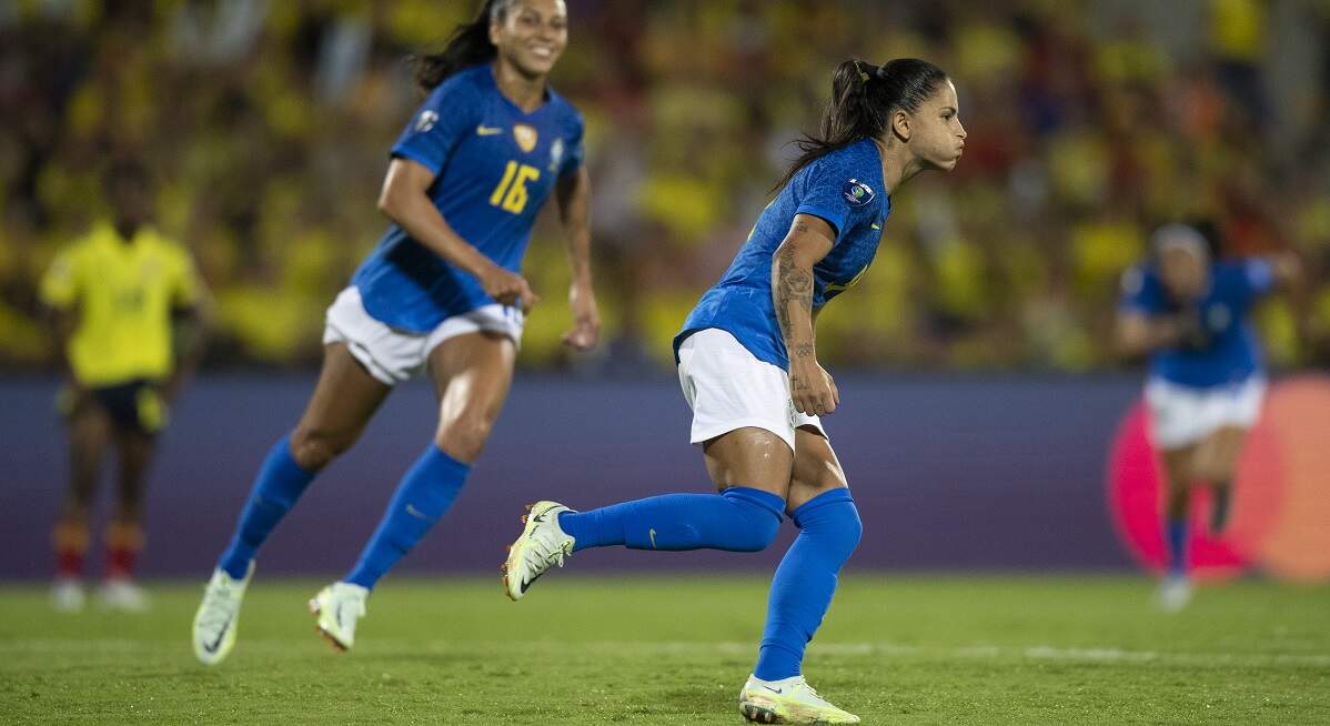 Seleção brasileira feminina bate Colômbia e conquista a Copa