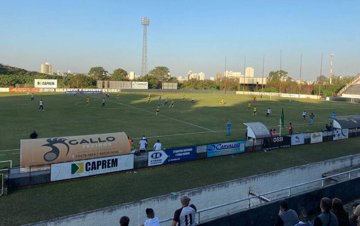 Com gol no ‘apagar das luzes’, Rio Branco perde em casa na estreia pela 2º fase