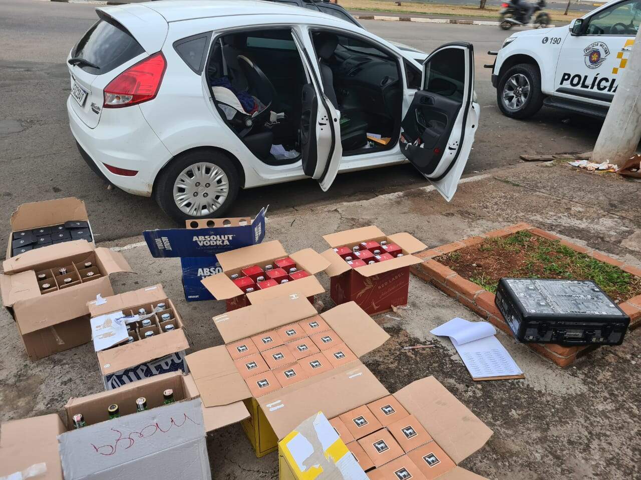 PMR apreende 900 garrafas de bebidas supostamente falsificadas em Sumaré