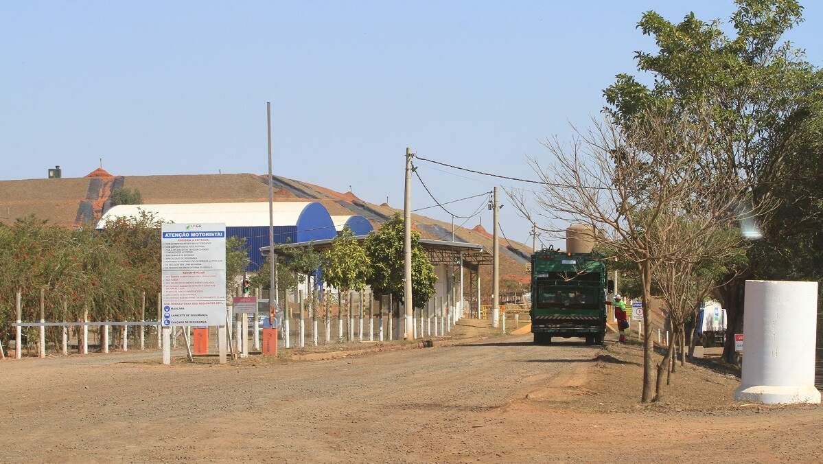 Interdição de aterro sanitário de Santa Bárbara d'Oeste chega a