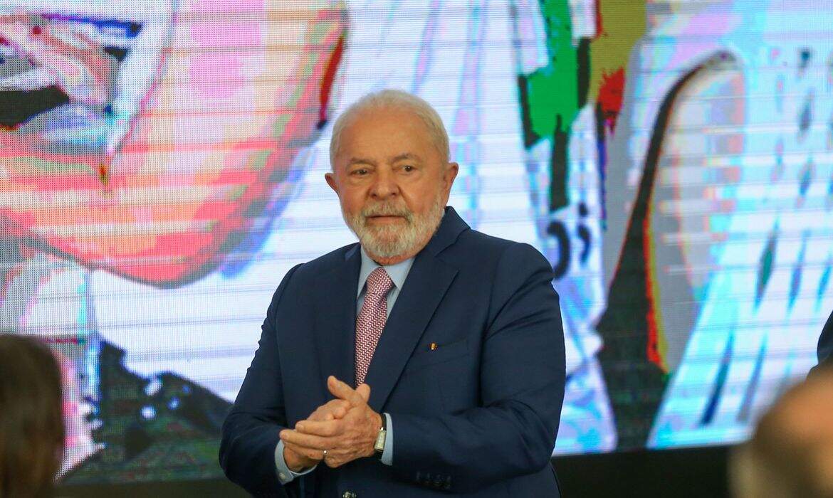 Lula critica Equador e cobra desculpas por invasão de embaixada do México