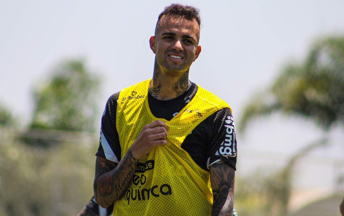 Ex-Corinthians, Santos e Grêmio, Luan rescinde contrato com Vitória após apenas seis jogos