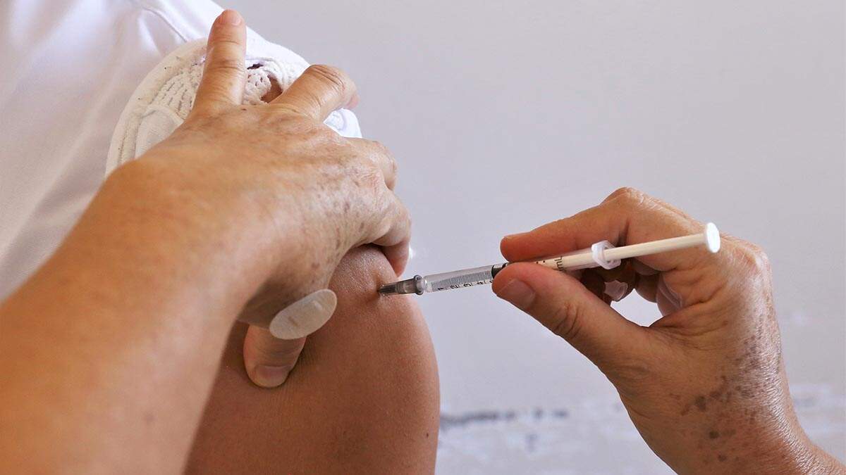 Americana libera vacina da gripe para população em geral a partir desta quinta-feira