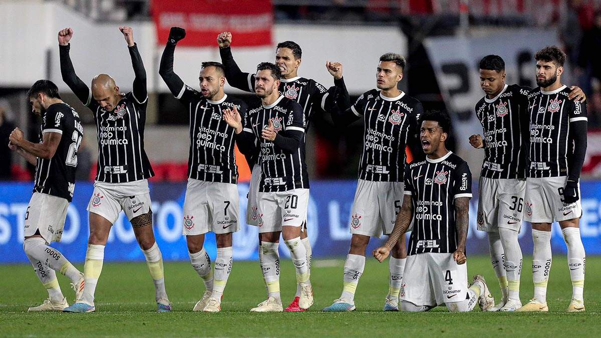 Uma homenagem ao melhor jogador do Corinthians hoje! VAI TRAVEEE