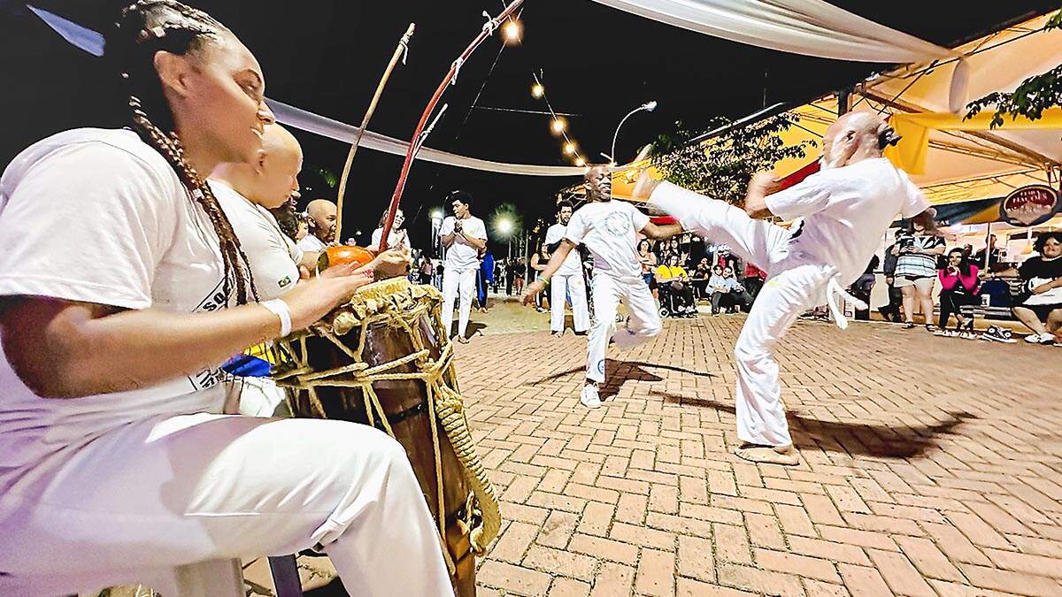 Evento difunde cultura afro-brasileira através da capoeira em Santa Bárbara