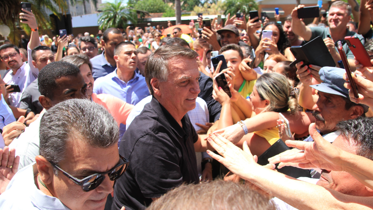Na região, Bolsonaro fala em fortalecer base para a direita reassumir o Brasil