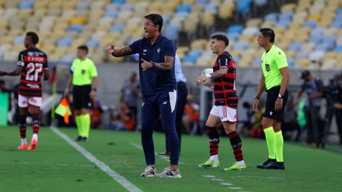 São Paulo demite técnico Thiago Carpini após derrota para o Flamengo no Brasileirão