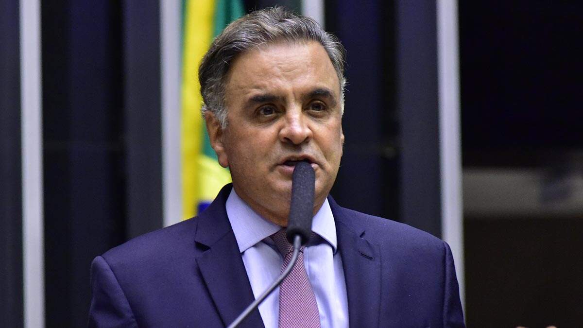 Aécio nega 'morte cerebral' do PSDB e lança 'Farol da Oposição', com críticas ao governo