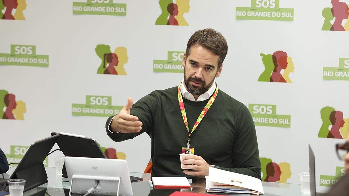 Eduardo Leite defende debate sobre adiamento das eleições municipais no RS