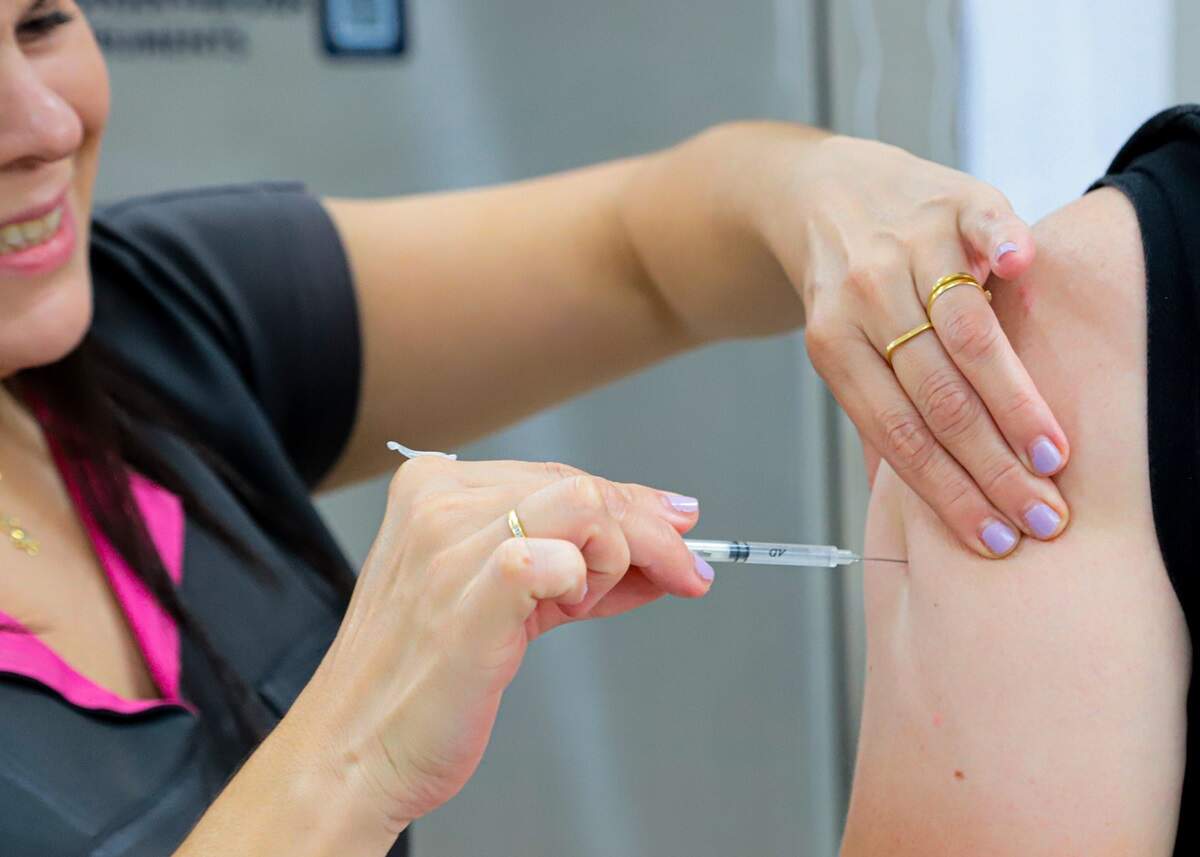 Santa Bárbara amplia vacinação contra a gripe para toda a população