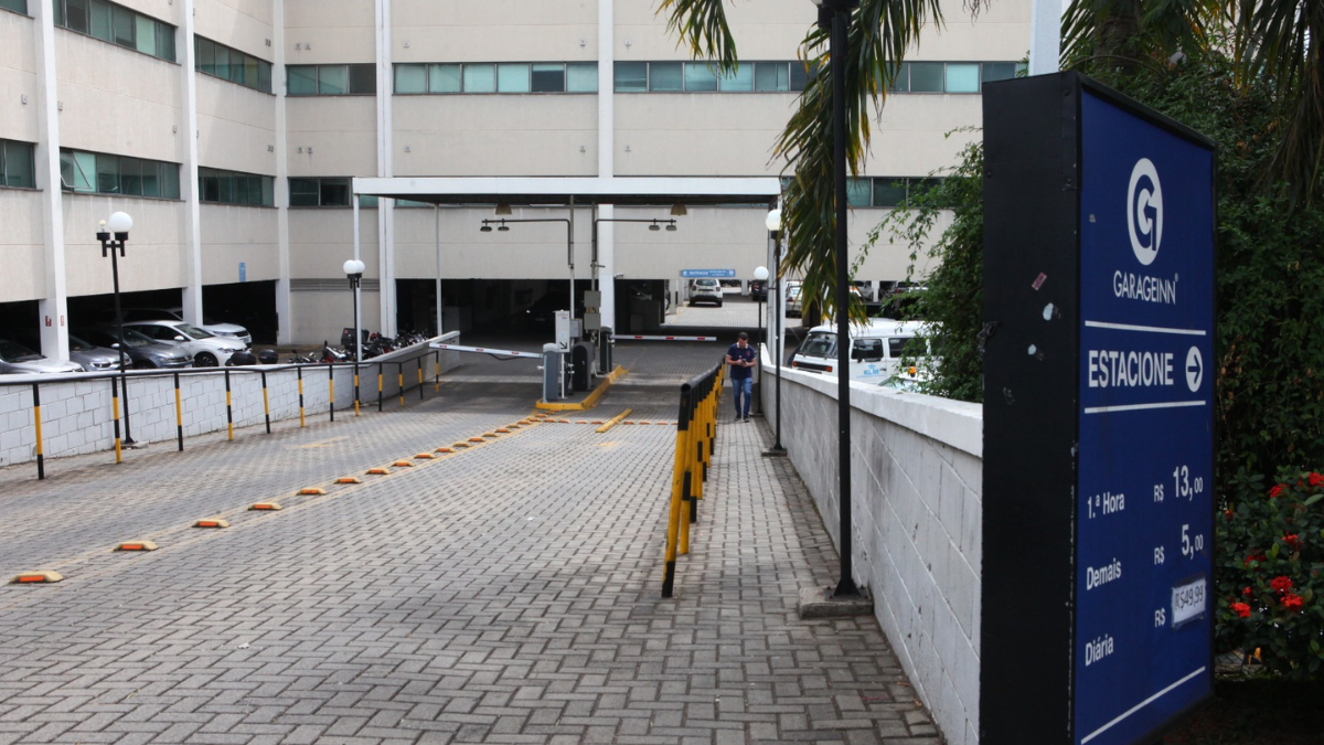 Oito veículos são roubados do estacionamento do Aeroporto de Viracopos, em Campinas