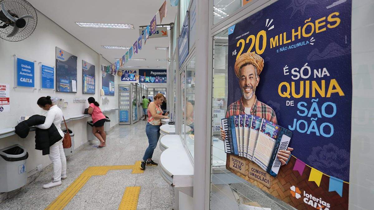 Quina de São João movimenta lotéricas, que fazem apostas até por WhatsApp