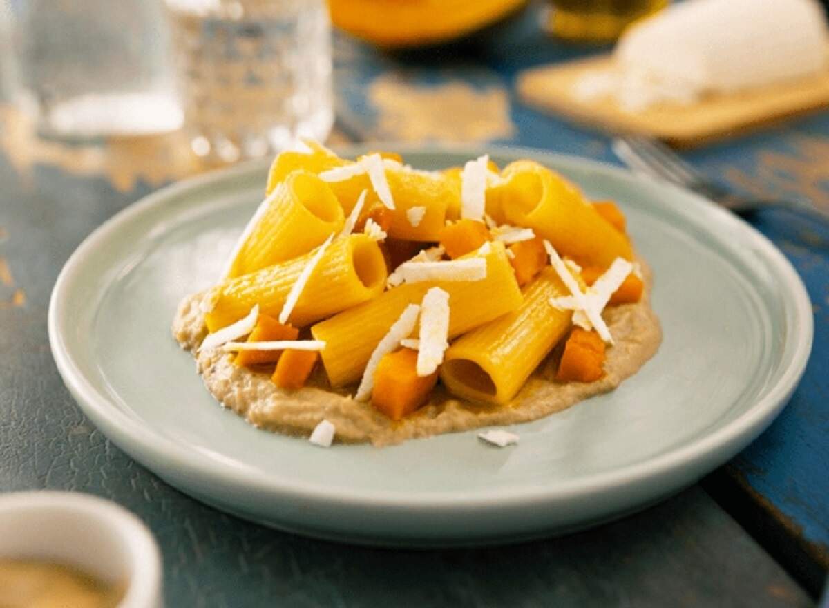 Vegetariana: aprenda a preparar um rigatoni com berinjela e creme de abóbora