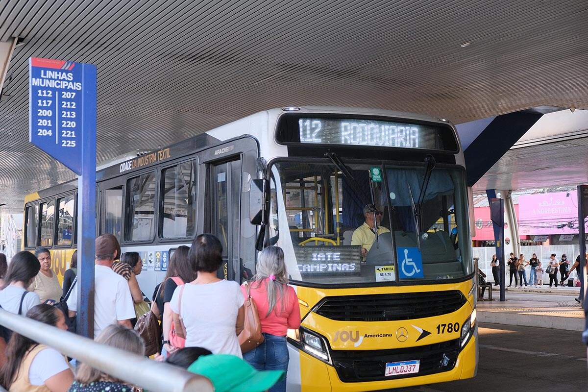 Linha de ônibus do Portal dos Nobres tem reclamação sobre horário