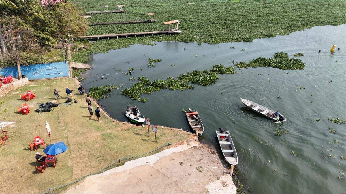 Reparo é realizado para conter aguapés na Represa do Salto Grande, em Americana