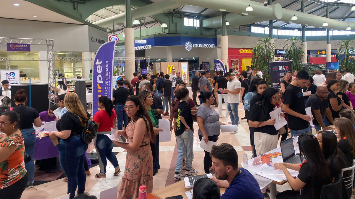 Com 2 mil vagas, Feira de Empregos do Tivoli Shopping acontece nesta quarta, em Santa Bárbara