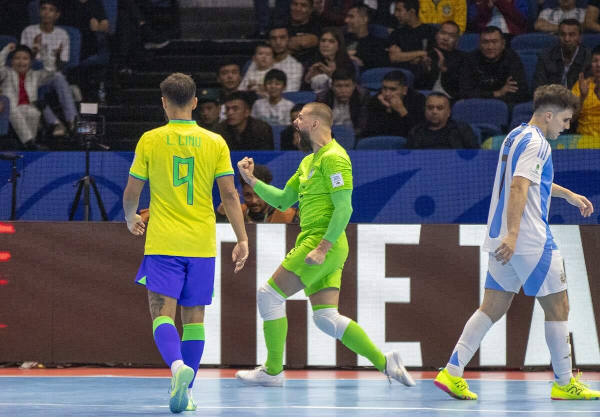 Brasil anula Argentina, conta com milagres de Willian e é hexacampeão do mundo de futsal